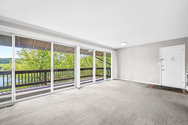 5536 E Lake Drive 68-C, Lisle, IL 60532