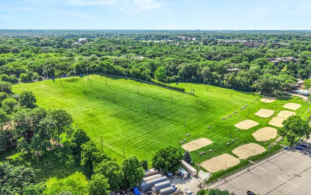 5536 E Lake Drive 68-C, Lisle, IL 60532