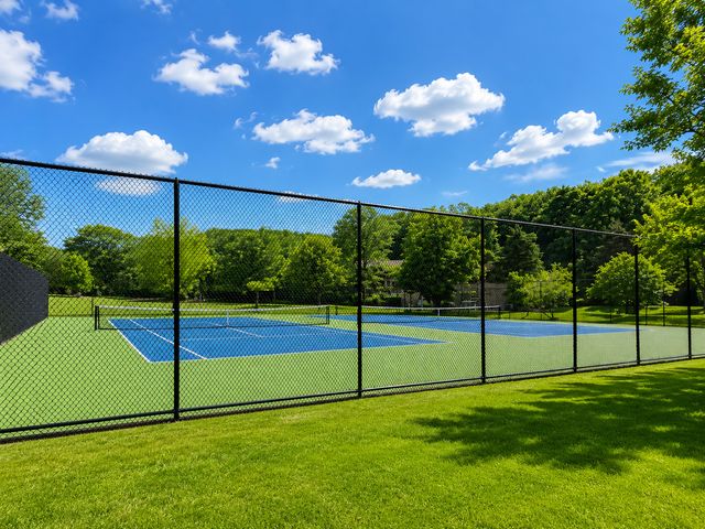 5536 E Lake Drive 68-C, Lisle, IL 60532