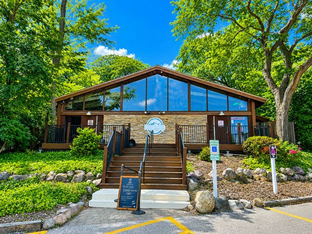 5536 E Lake Drive 68-C, Lisle, IL 60532