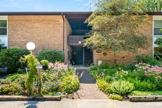 5536 E Lake Drive 68-C, Lisle, IL 60532