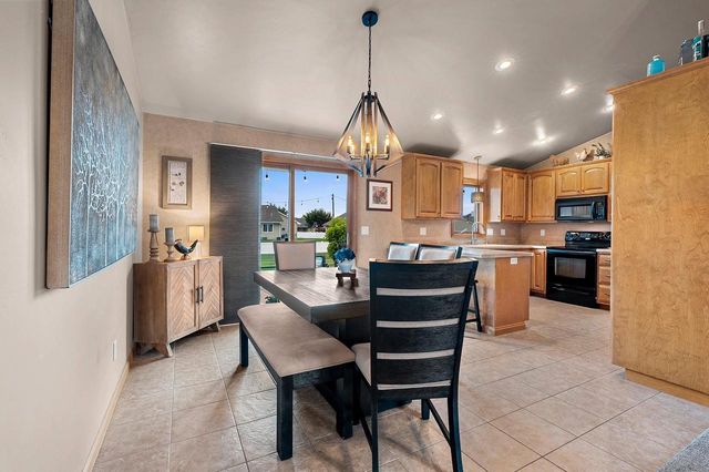 3166 EGAN LANE, Green Bay, WI 54311