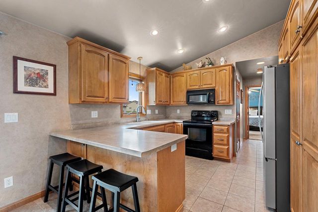 3166 EGAN LANE, Green Bay, WI 54311