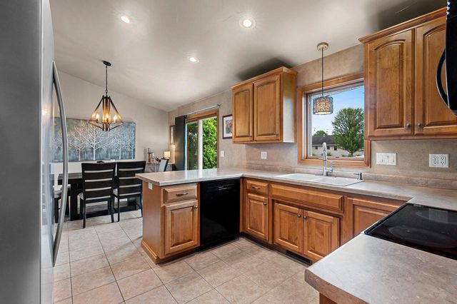 3166 EGAN LANE, Green Bay, WI 54311