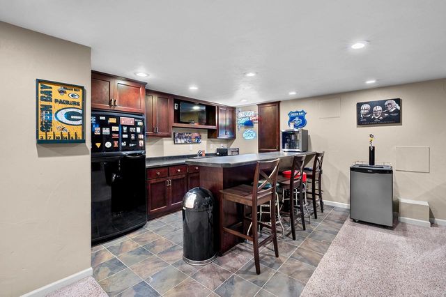3166 EGAN LANE, Green Bay, WI 54311