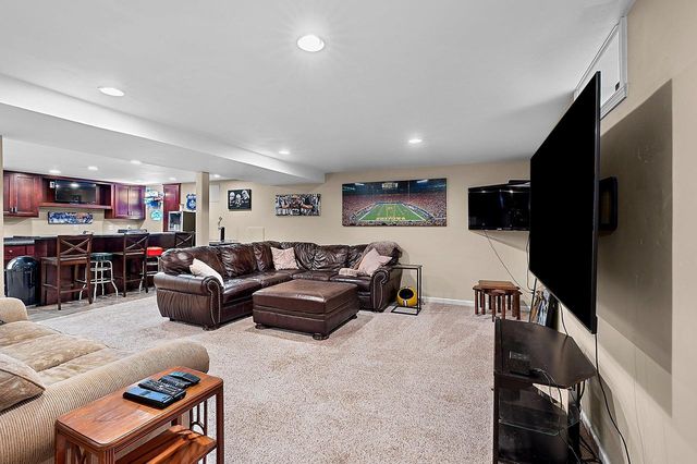 3166 EGAN LANE, Green Bay, WI 54311