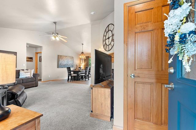 3166 EGAN LANE, Green Bay, WI 54311
