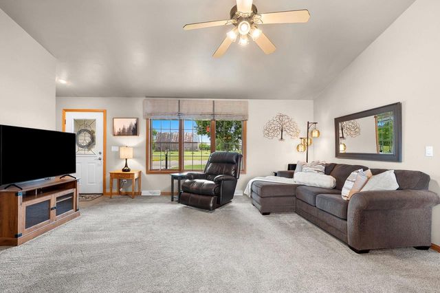 3166 EGAN LANE, Green Bay, WI 54311