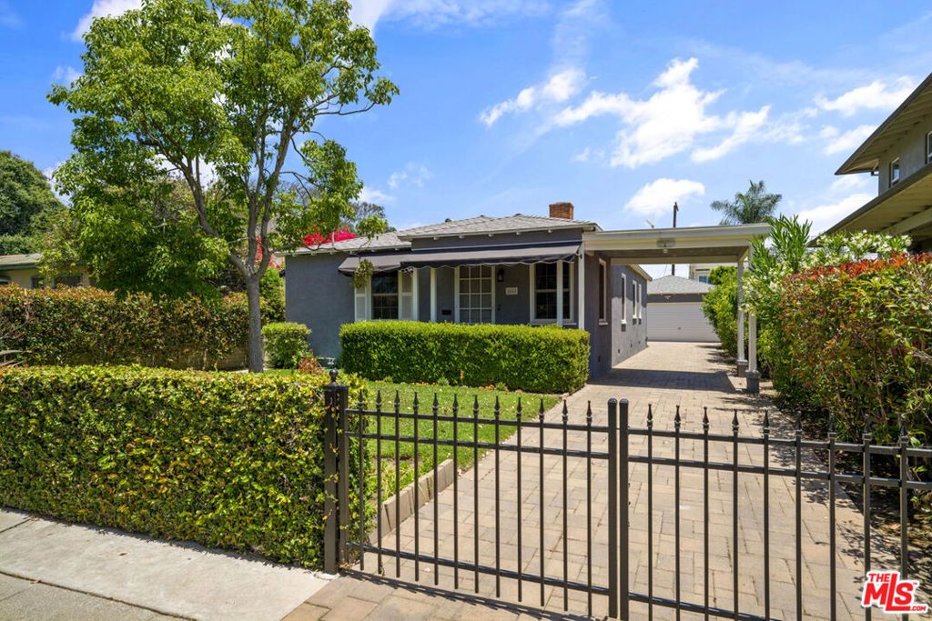 2468 Glencoe Avenue, Venice, CA 90291