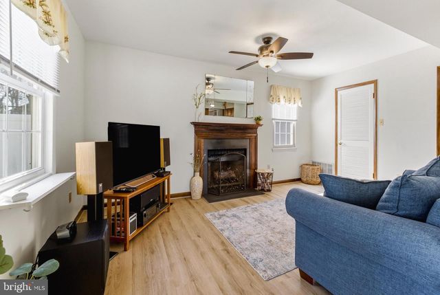 119 ROBINS RUN W, Swedesboro, NJ 08085