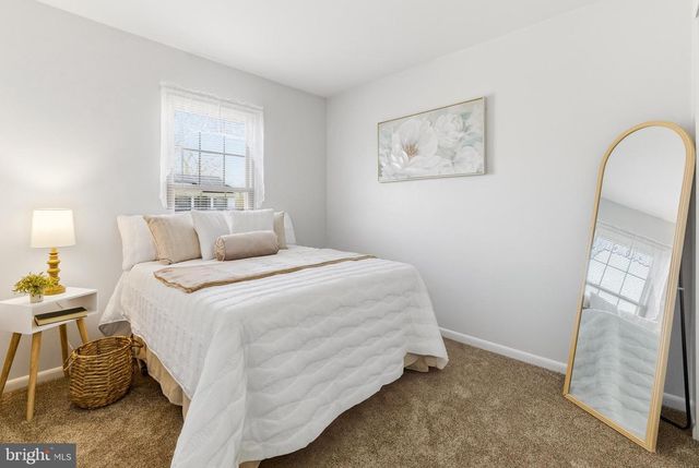 119 ROBINS RUN W, Swedesboro, NJ 08085