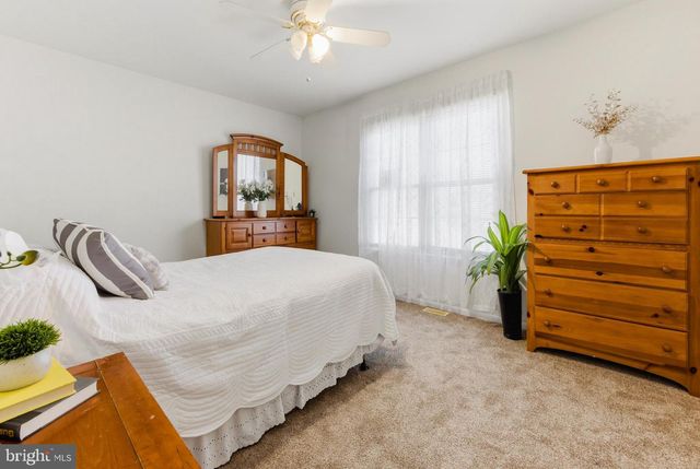119 ROBINS RUN W, Swedesboro, NJ 08085