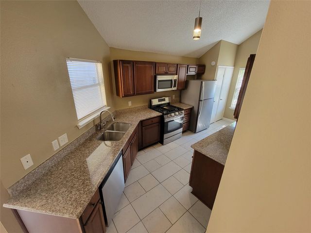 5718 Fargo Drive, Dickinson, TX 77539