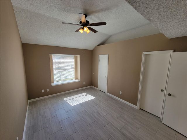 5718 Fargo Drive, Dickinson, TX 77539