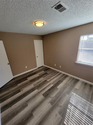 5718 Fargo Drive, Dickinson, TX 77539