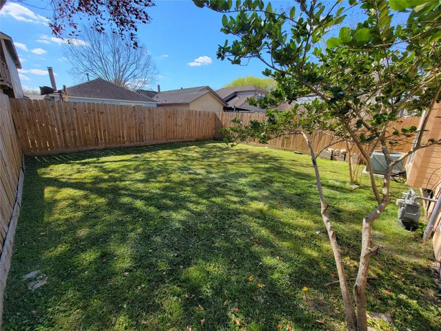 5718 Fargo Drive, Dickinson, TX 77539