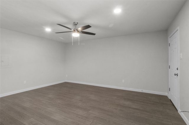 201 S Kansas Avenue, League City, TX 77573