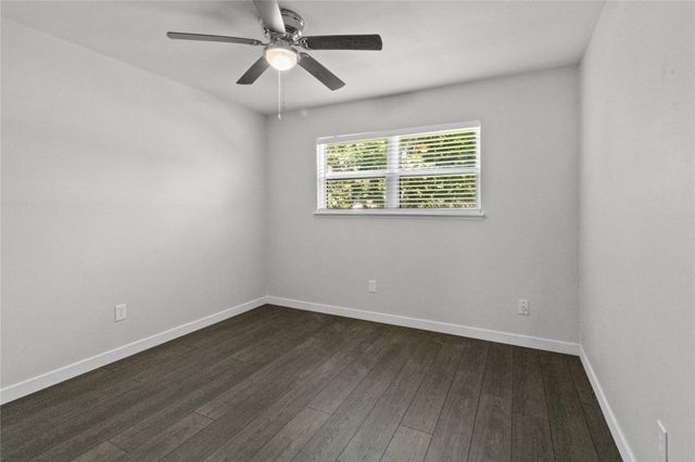 201 S Kansas Avenue, League City, TX 77573