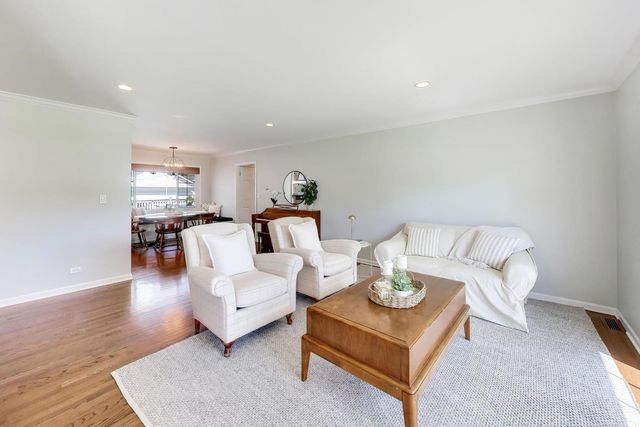 528 Cumnor Court, Deerfield, IL 60015