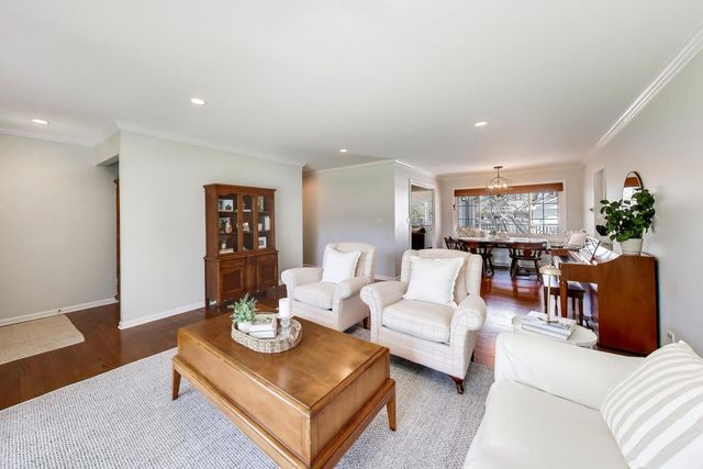 528 Cumnor Court, Deerfield, IL 60015