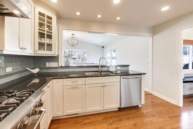 528 Cumnor Court, Deerfield, IL 60015