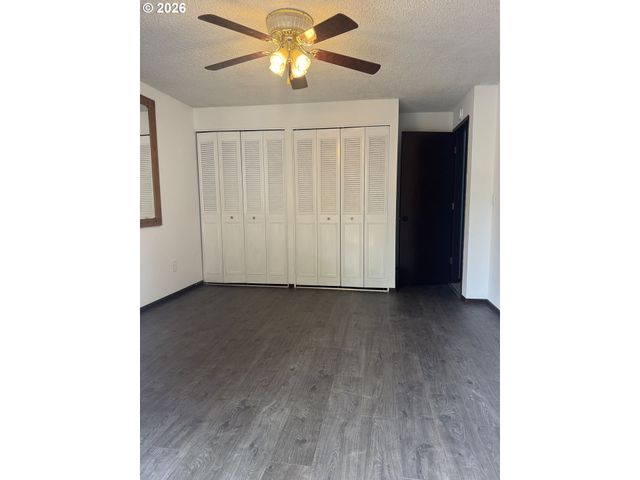 1376 D St, Coos Bay, OR 97420