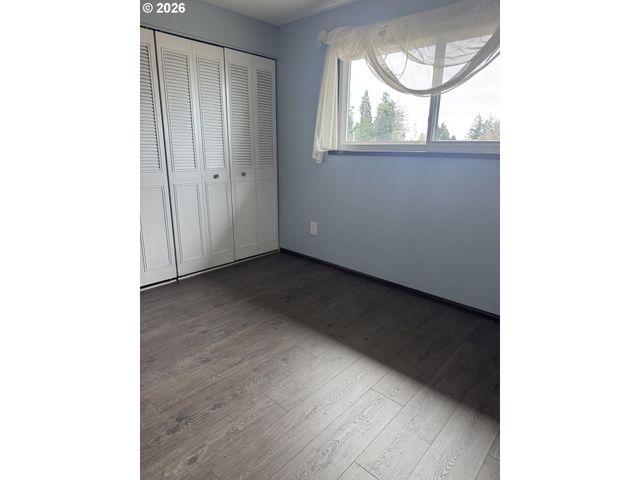 1376 D St, Coos Bay, OR 97420