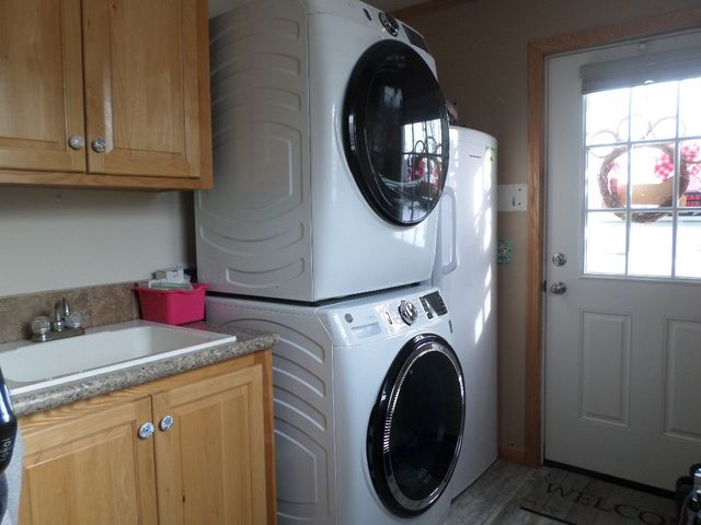 1520 PINEGROVE Way, Erie, PA 16509