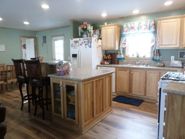 1520 PINEGROVE Way, Erie, PA 16509