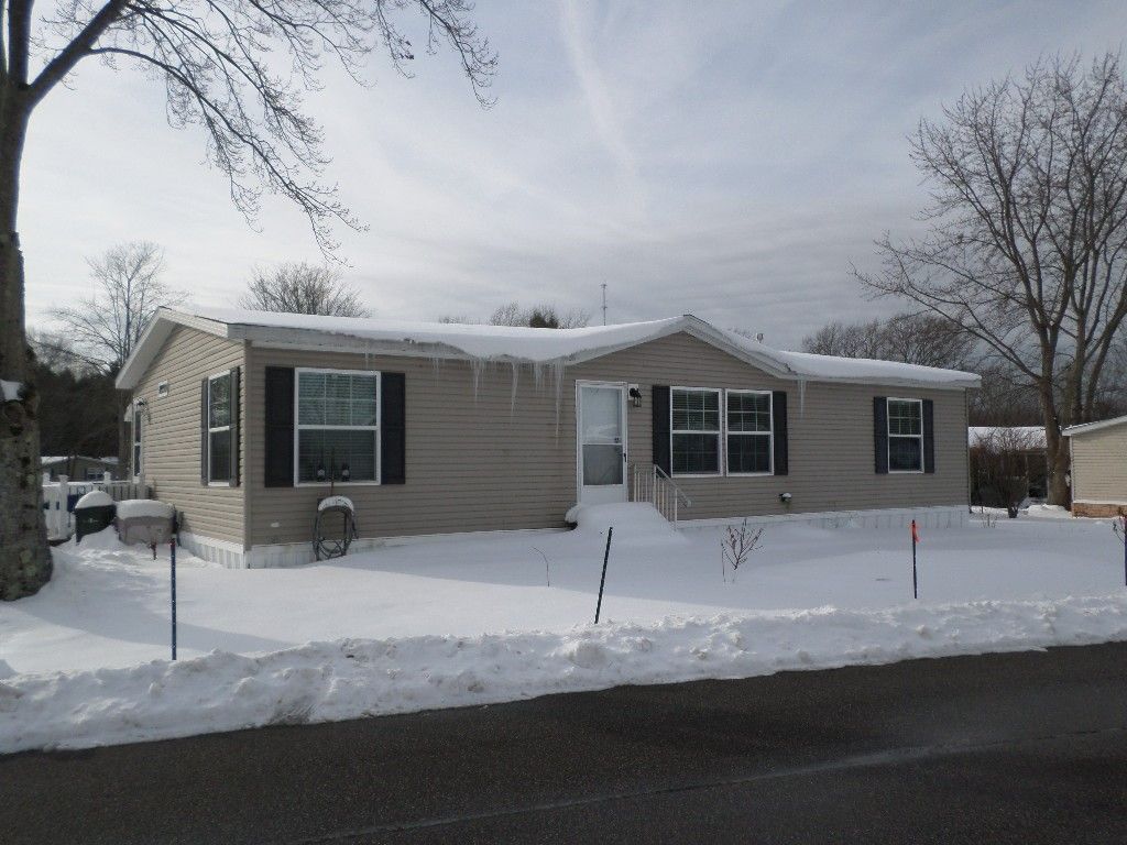 1520 PINEGROVE Way, Erie, PA 16509