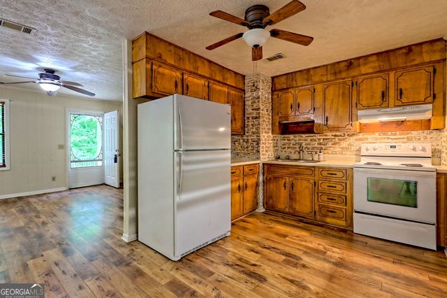 1054 Sutton Road, Hiawassee, GA 30546