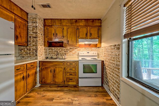 1054 Sutton Road, Hiawassee, GA 30546