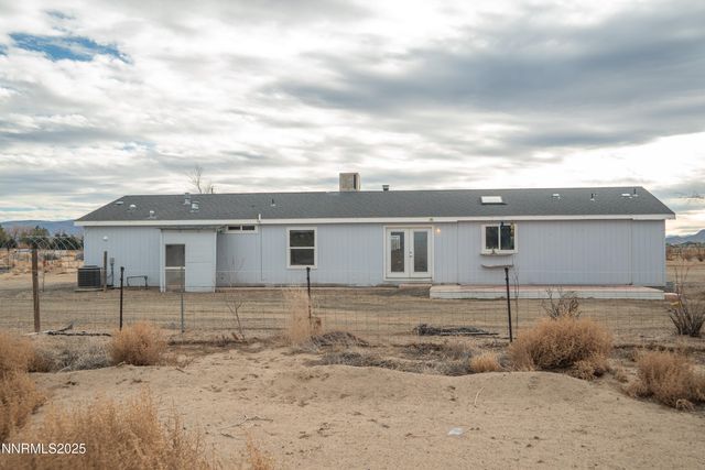 3250 E 4th Street, Silver Springs, NV 89429