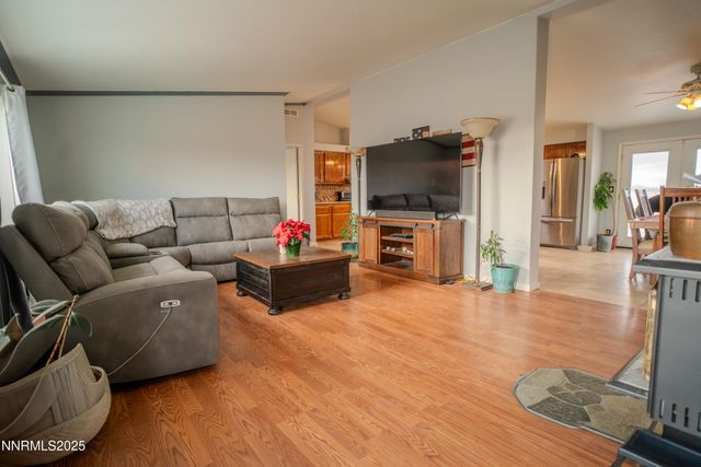 3250 E 4th Street, Silver Springs, NV 89429