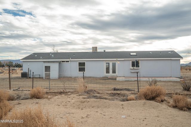 3250 E 4th Street, Silver Springs, NV 89429
