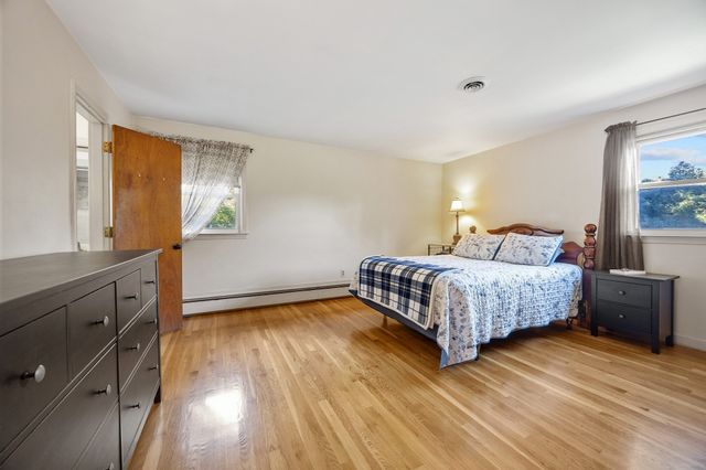 122 Westwood Dr, Whitman, MA 02382