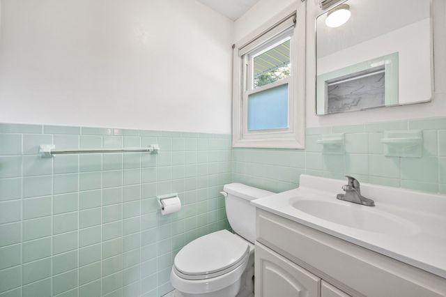 122 Westwood Dr, Whitman, MA 02382