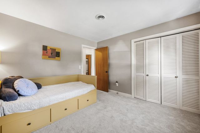 122 Westwood Dr, Whitman, MA 02382