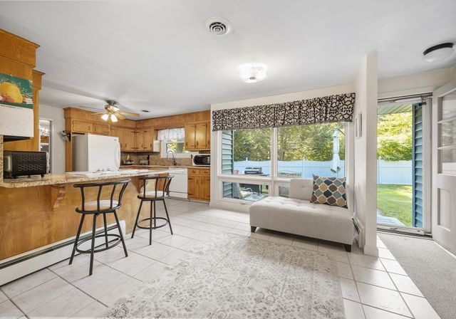 122 Westwood Dr, Whitman, MA 02382