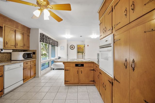 122 Westwood Dr, Whitman, MA 02382