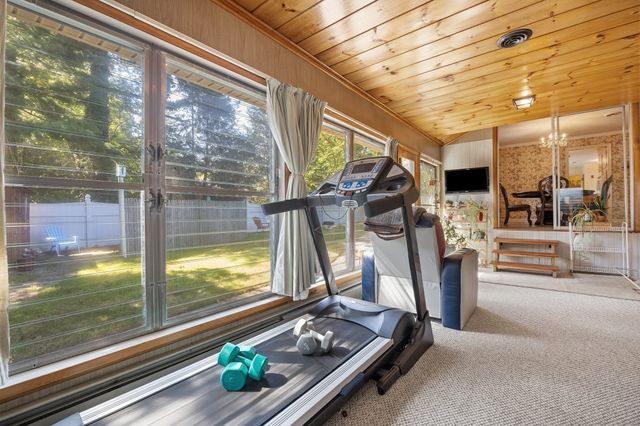 122 Westwood Dr, Whitman, MA 02382