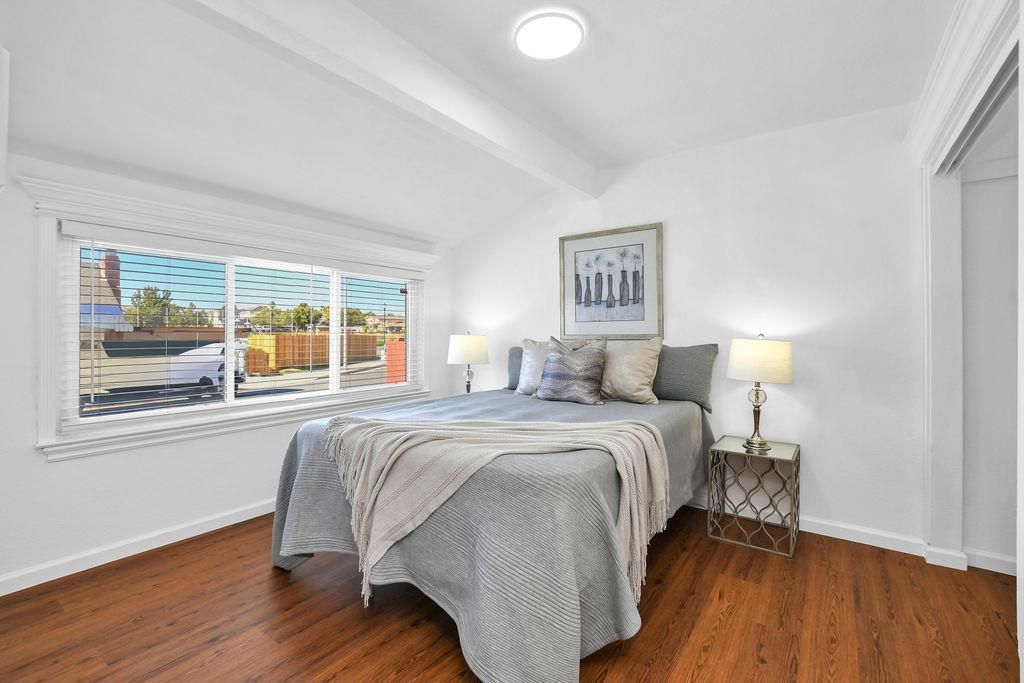 Image 12 of property listing at 425 W 8th Street, Pittsburg, CA 94565