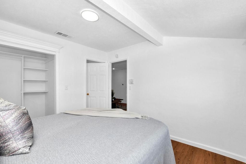 Image 13 of property listing at 425 W 8th Street, Pittsburg, CA 94565