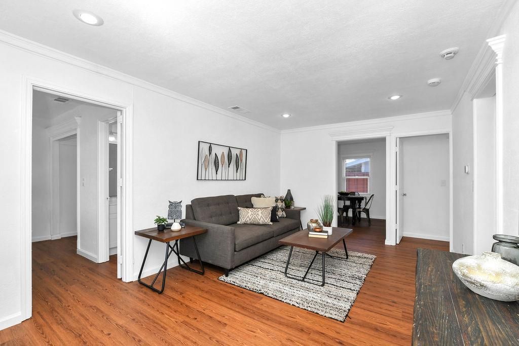 Image 5 of property listing at 425 W 8th Street, Pittsburg, CA 94565