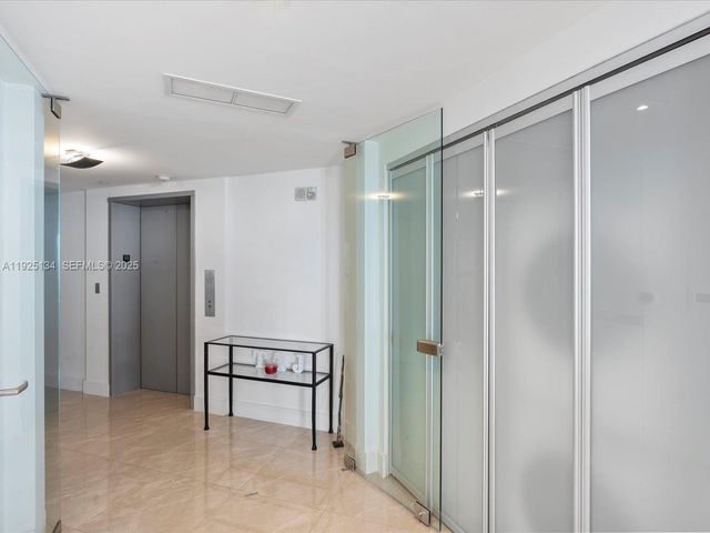 1331 Brickell Bay Dr 1811, Miami, FL 33131