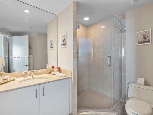 1331 Brickell Bay Dr 1811, Miami, FL 33131