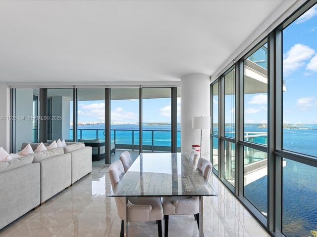 1331 Brickell Bay Dr 1811, Miami, FL 33131