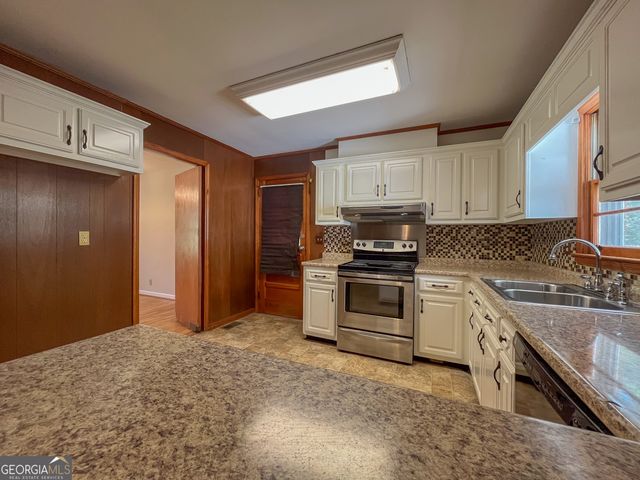 307 Brookdale Drive, Dublin, GA 31021