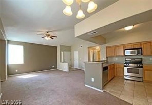 10225 King Henry Avenue 203, Las Vegas, NV 89144