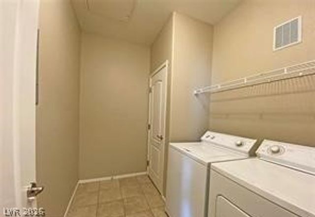 10225 King Henry Avenue 203, Las Vegas, NV 89144